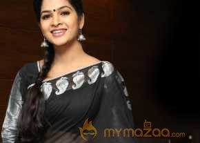 Madhumitha Black Saree Pics photo 4