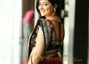  Madhuri Saree Stills  photo 4
