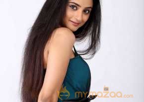  Madirakshi Mundle Photo   photo 3