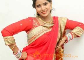 Maina Photoshoot At Okkaditho Modalaindi Audio Launch photo 3
