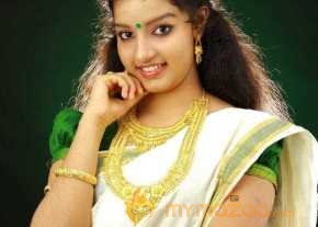 Malavika Menon photo 19