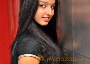 Malavika Menon photo 14