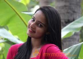 Malavika Menon photo 11