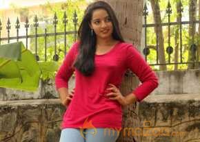 Malavika Menon photo 9