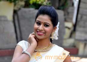 Manali Rathod Glamorous Pics photo 11