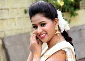 Manali Rathod Glamorous Pics photo 7