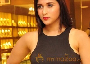 Mannara Chopra Latest Hot Tight Top Show Pics photo 7