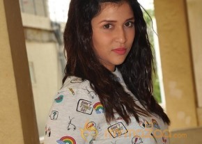 Mannara Chopra Latest Pics photo 34