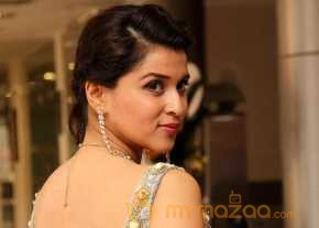 Mannara Chopra New Photoshoot photo 27