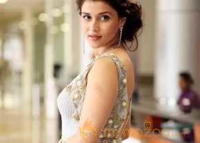 Mannara Chopra New Photoshoot photo 25