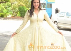 Mannara Chopra Photo Gallery photo 9