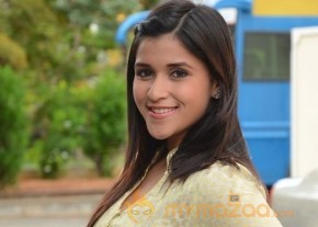 Mannara Chopra Photo Gallery photo 13