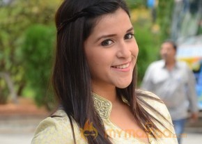 Mannara Chopra Photo Gallery photo 15