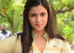 Mannara Chopra Photo Gallery photo 18