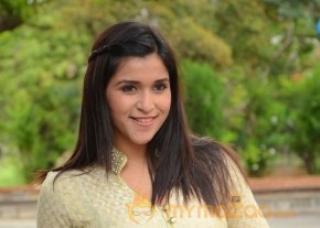 Mannara Chopra Photo Gallery photo 31