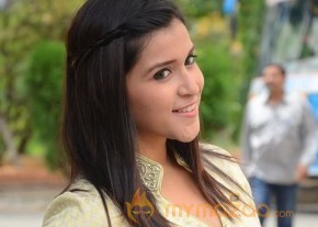 Mannara Chopra Photo Gallery photo 7