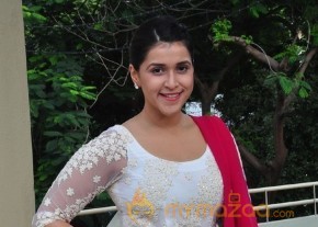 Mannara Chopra Photos photo 9