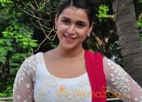 Mannara Chopra Photos