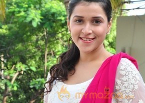 Mannara Chopra Photos photo 25