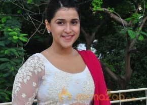 Mannara Chopra Photos photo 26