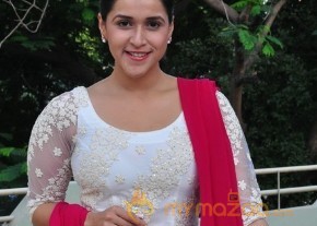 Mannara Chopra Photos photo 7
