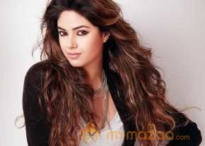  Meera Chopra  photo 3