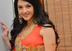  Mehrene Kaur Pirzada  photo 6