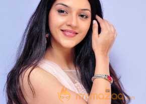  Mehrene Kaur Pirzada  photo 9