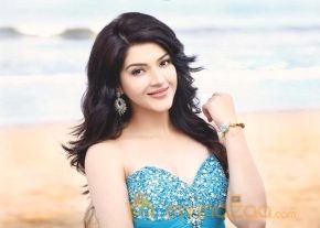 Mehrene Kaur Pirzada Latest Glam pics photo 4
