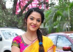  Mehrene Kaur Pirzada Saree Stills  photo 3