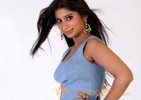 Mithuna Waliya New Photoshoot photo 8