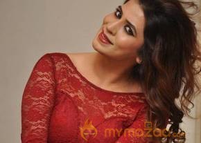 Nandinee Gupta photo 26
