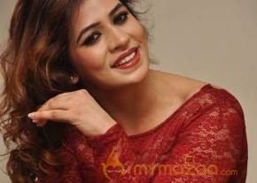 Nandinee Gupta photo 6