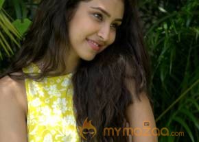 Navneet Kaur Dhillon Latest Photos photo 12