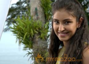 Navneet Kaur Dhillon Latest Photos photo 25