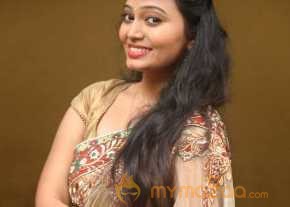 Neha Beautiful Saree Pics