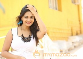 Neha Deshpande New Hd Photos photo 23