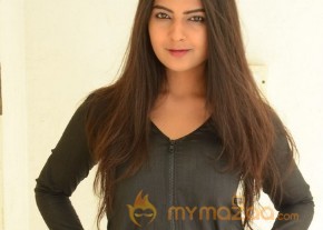 Neha Deshpande New Photoshoot Stills Gallery photo 11