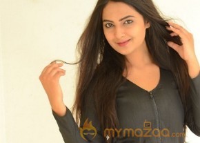 Neha Deshpande New Photoshoot Stills Gallery photo 17