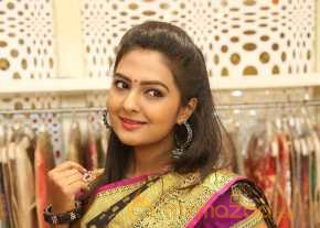 Neha Deshpande photo 20