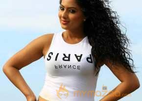 Nikesha Patel Latest Stills photo 11