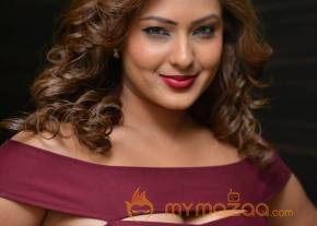 Nikisha Patel New Pics photo 2