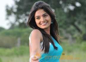  Nikitha Narayan  photo 10