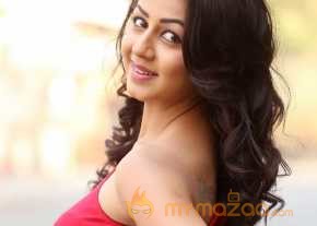 Nikki Galrani Latest Stills photo 27