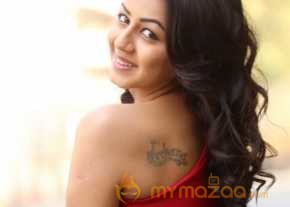 Nikki Galrani Latest Stills photo 19