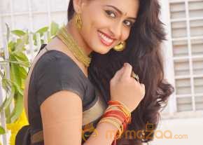 Nitya Naresh Saree Stills photo 8