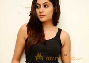 Niya Sharma photo 3