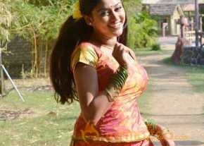 Oviya Helen Sizzling Stills photo 2