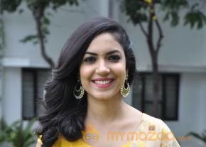 Pellichoopulu Fame Ritu Varma Latest Pics photo 3