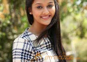 Pooja Jhaveri photo 3